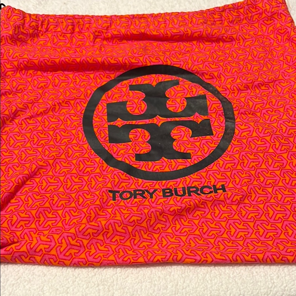 Tory Burch Black Shoulder Bag with Iconic Logo - Picture 4 of 10